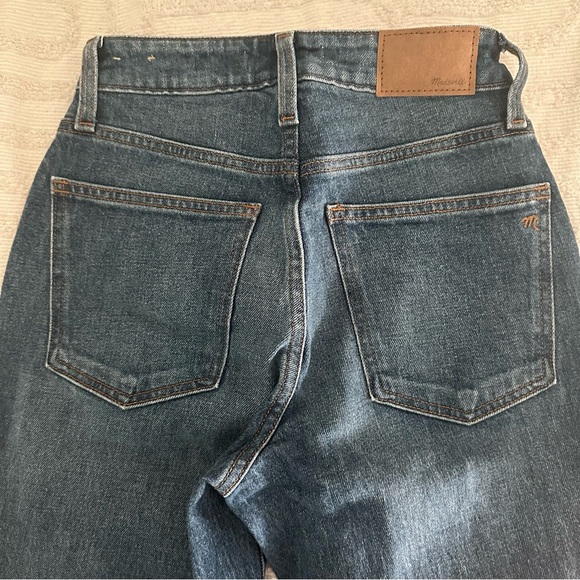 The Petite Curvy Perfect Vintage Straight Jean in Mayfield Wash - Picture 4 of 6